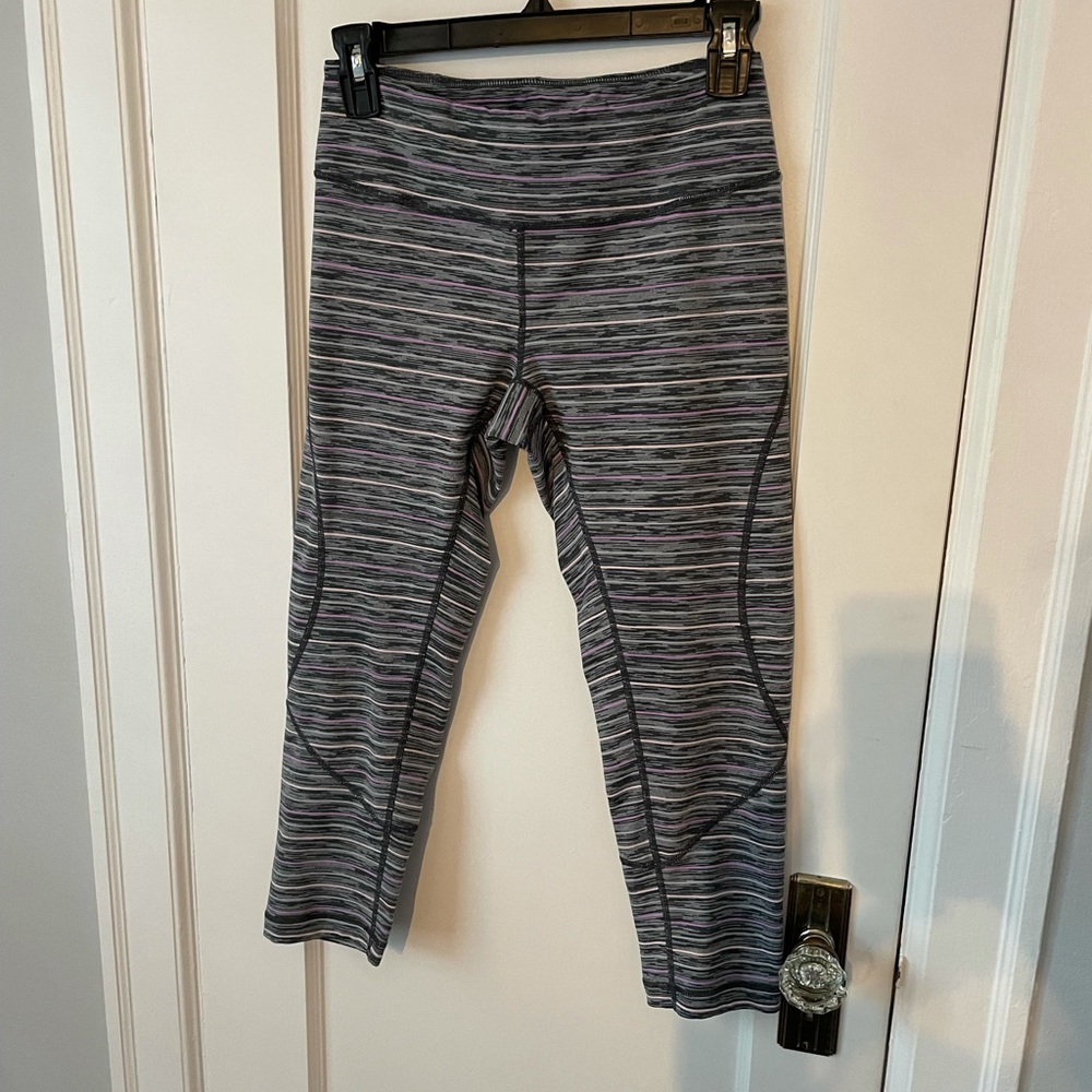 LIKE NEW Zella Live In Crop Stripe Leggings size small